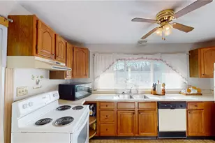 2545 Division Rd, East Greenwich, RI 02818 - Photo 9