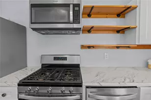 102 Easton Ave, Portsmouth, RI 02871 - Photo 9