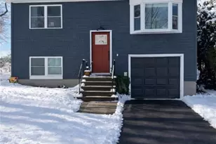 102 Easton Ave, Portsmouth, RI 02871 - Photo 1