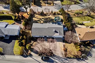 135 Meshanticut Valley Pkwy, Cranston, RI 02920 - Photo 25