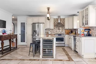 135 Meshanticut Valley Parkway, Cranston, RI 02920 - Photo 7