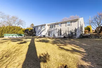 135 Meshanticut Valley Parkway, Cranston, RI 02920 - Photo 23