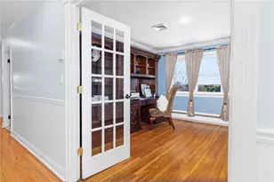 135 Meshanticut Valley Pkwy, Cranston, RI 02920 - Photo 9