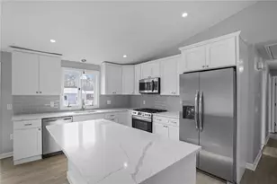 21 Florida Ave, Coventry, RI 02816 - Photo 3