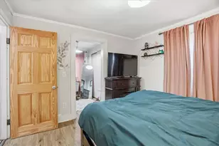 47 N Pleasant St, West Warwick, RI 02893 - Photo 15