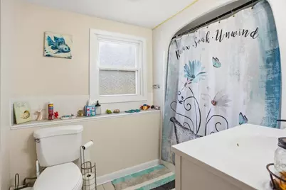 47 North Pleasant Street, West Warwick, RI 02893 - Photo 37