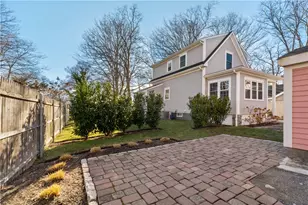 88 Burton St, Bristol, RI 02809 - Photo 5