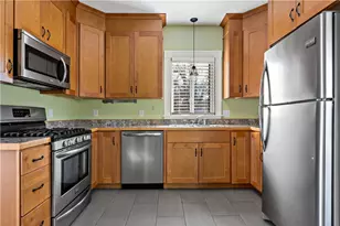 88 Burton St, Bristol, RI 02809 - Photo 31