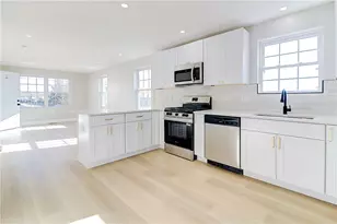 14 Robin St, Providence, RI 02908 - Photo 11