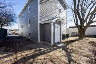 14 Robin St, Providence, RI 02908 - Photo 5