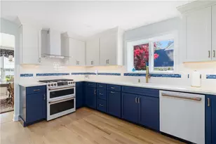 22 Beech Tree Pl, South Kingstown, RI 02879 - Photo 5