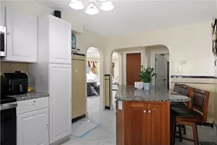 400 Newport Ave St, Pawtucket, RI 02861 - Photo 7