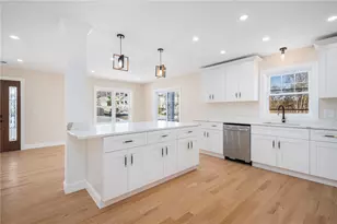 43 Massachusetts Ave, Cumberland, RI 02864 - Photo 9