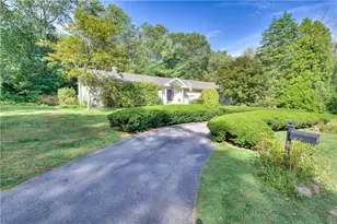 27 Mayflower Dr, East Greenwich, RI 02818 - Photo 5