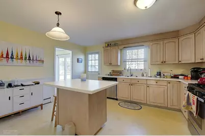 88 Woodland Drive, Portsmouth, RI 02871 - Photo 7