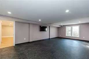 141 Fox Ridge Dr, Cranston, RI 02921 - Photo 45