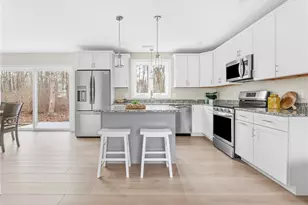 76 Medford St, Warwick, RI 02889 - Photo 11