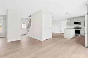 66 Medford St, Warwick, RI 02889 - Photo 11