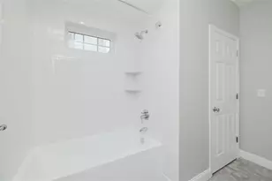 7 Pequot St, Providence, RI 02903 - Photo 9