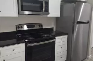 3 Admiralty Dr, Middletown, RI 02842 - Photo 3