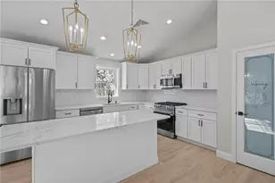 70 Orchard Ave, Johnston, RI 02919 - Photo 15