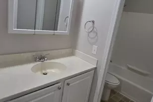 3 Admiralty Dr, Middletown, RI 02842 - Photo 9