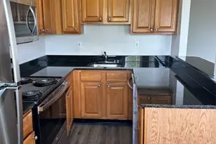 3 Admiralty Dr, Middletown, RI 02842 - Photo 3