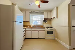 184 Vincent Ave, East Providence, RI 02914 - Photo 5