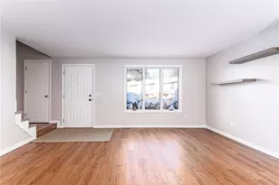 52 Kristee Cir, West Warwick, RI 02893 - Photo 3