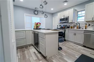 970 York Ave, Pawtucket, RI 02861 - Photo 3