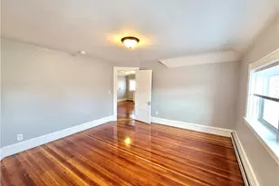 141 Bourne Ave, East Providence, RI 02916 - Photo 5