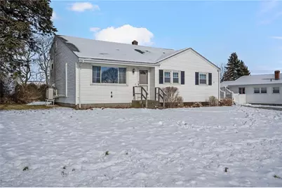 35 Squantum Drive, Middletown, RI 02842 - Photo 3