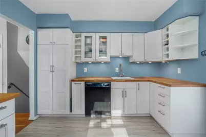 35 Squantum Drive, Middletown, RI 02842 - Photo 15