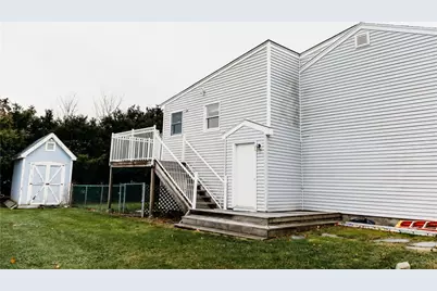 16 Ward Avenue, Middletown, RI 02842 - Photo 3