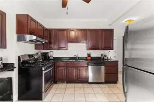 202 Rochambeau Ave, Providence, RI 02906 - Photo 5