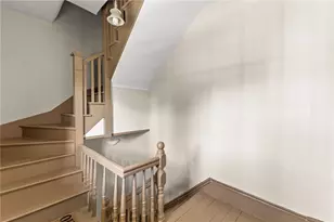 202 Rochambeau Ave, Providence, RI 02906 - Photo 31