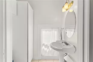 202 Rochambeau Ave, Providence, RI 02906 - Photo 11