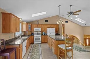2 Sturbridge Ave, Smithfield, RI 02828 - Photo 7