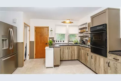 821 Post Road, Warwick, RI 02888 - Photo 7