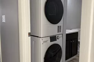 61 Esten Ave, Pawtucket, RI 02860 - Photo 17