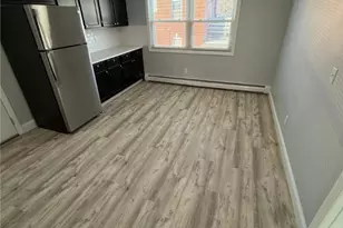 61 Esten Ave, Pawtucket, RI 02860 - Photo 3