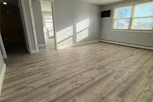 61 Esten Ave, Pawtucket, RI 02860 - Photo 9