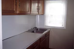 427 High St, Bristol, RI 02809 - Photo 5