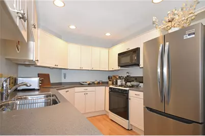 39 Bagy Wrinkle Cove #39, Warren, RI 02885 - Photo 5