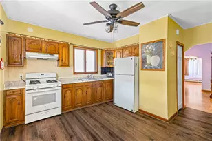 220 Bay View Ave, Cranston, RI 02905 - Photo 5