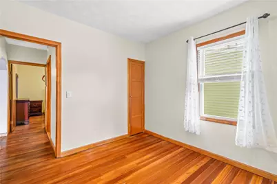 220 Bay View Avenue, Cranston, RI 02905 - Photo 9