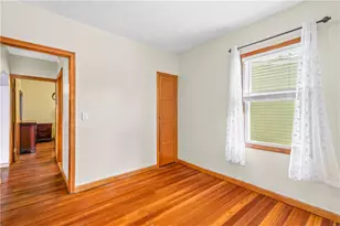 220 Bay View Ave, Cranston, RI 02905 - Photo 9