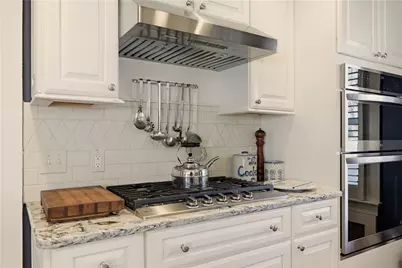 198 Gibbs Avenue, Newport, RI 02840 - Photo 15