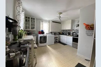 19 Vernon Avenue, Newport, RI 02840 - Photo 5