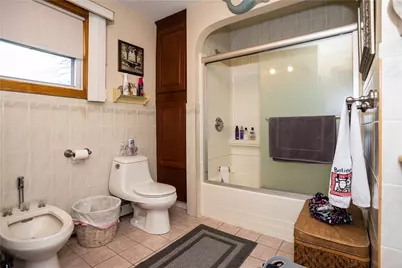 546 Lonsdale Avenue, Central Falls, RI 02863 - Photo 33